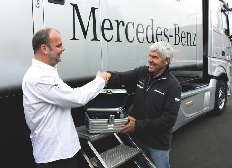 Airnergy-Mercedes-AMG-DTM-Toni-Mathis-Guido-Bierther-1.1-@.jpg