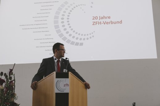 Foto 4 ZFH Jubiläum Neues Logo 12.9.2018 050.JPG