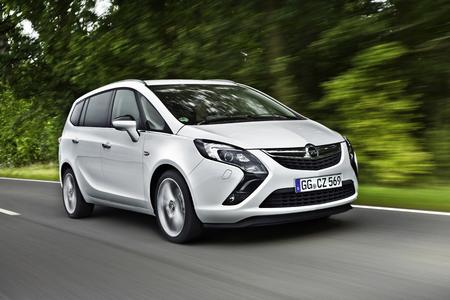 Starkes Jahr 15 Opel Raumt Bei Preisverleihungen Kraftig Ab Opel Automobile Gmbh Pressemitteilung Lifepr