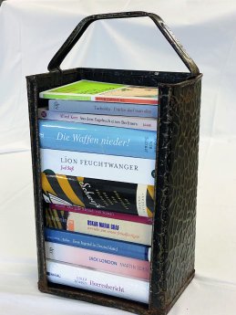 Verbotene_Buecher_300dpi_CMYK.jpg