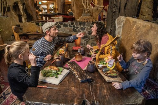 Die Geheime Welt von Turisede--DIE PARTNER_L.Kühne.jpg