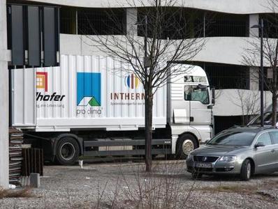 Die Roadshow für mehr Qualität am Bau wird 2012 fortgesetzt: Die drei Zulieferfirmen Gaulhofer (www.gaulhofer.de), INTHERMO (www.inthermo.de) und Moll (www.proclima.de) bieten zum Thema "Fenster-Dämmung-Dichtung" im Februar und März in sechs Städten gewerkeübergreifende Kompaktschulungen für professionelle Bauhandwerker an. (Foto: Oliver Goldau, Schwetzingen; www.proclima.de)