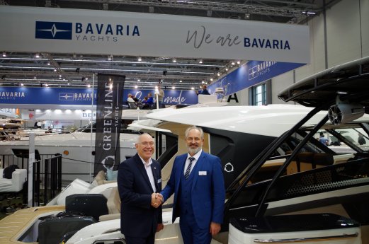 Michael Mueller CEO BAVARIA YACHTS Vladimir Zinchenko CEO Greenline Yachts.JPG