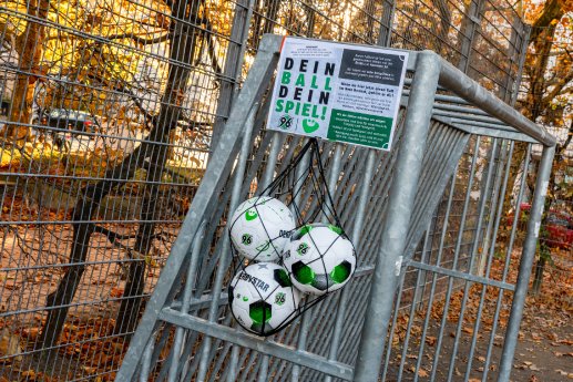 Bolzplatz-Aktion klein 3000px b_A5_3483 ÜSTRA Arp.jpg