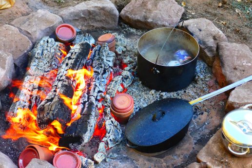 Kochen am Lagerfeuer.JPG