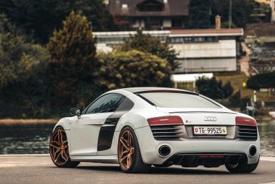 Cor.Speed Sports Wheels Europe: Cor.Speed Kharma in Sondergröße am Audis Mittelmotor-Sportler R8