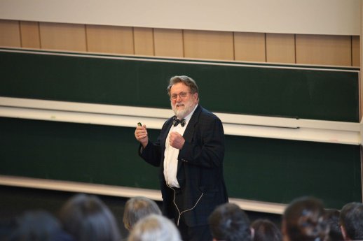 Prof. Mertens bei seiner Abschiedsvorlesung.jpg