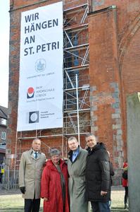 v.l.n.r.: Uni Präsident Prof. Dr. Peter Dominiak, MHL Präsidentin Prof. Inge-Susann Römhild, FHL Präsident Prof. Dr. Stefan Bartels und Pastor Dr. Bernd Schwarze