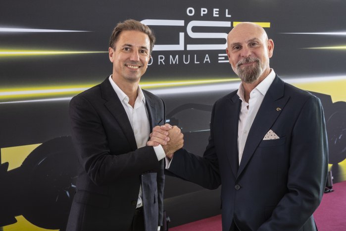 OpelCEOFlorianHuettlleftandFIAFormulaECEOJeffDodds (1).jpg