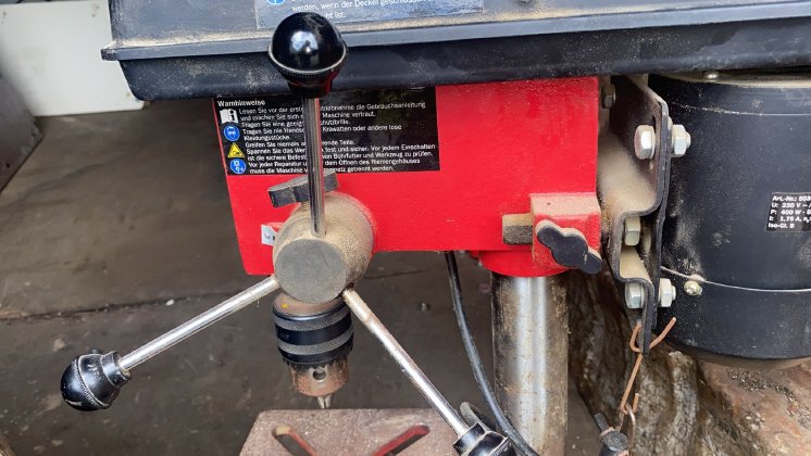 Schrottauto in Grevenbroich beim Schrotthändler Verschrotten.jpg
