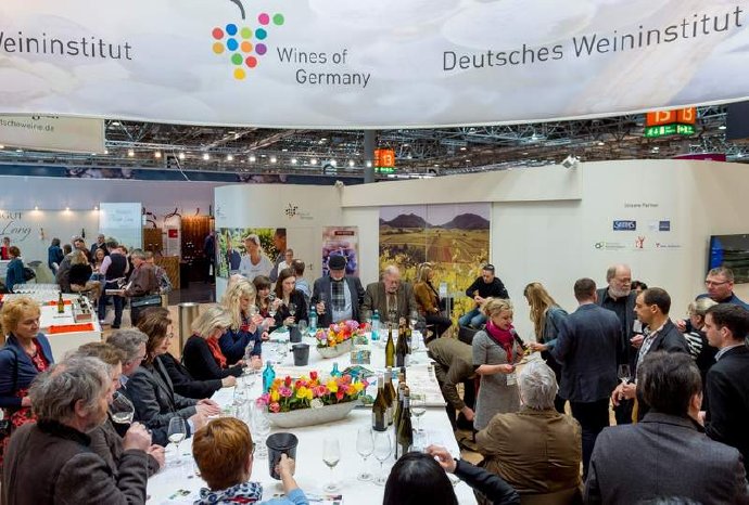 csm_DWI_Stand_ProWein_2017_89896ac38f.jpg