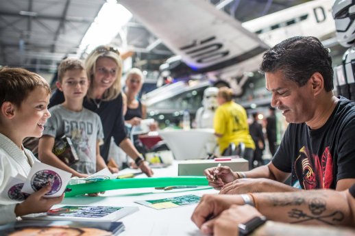 Autogrammstunde mit Bern Collaco.jpg