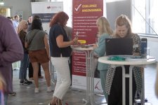 Verschiedene Hochschulen stellten ihr Angebot vor. Bildquelle: Marco Rösch, Städtisches Klinikum Karlsruhe