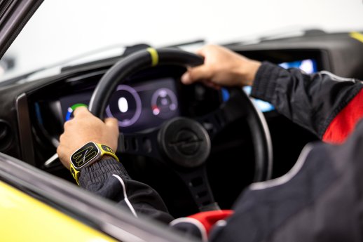 OpelundBandwerkbringenUhrenarmbnderimMantaA-Styleheraus (2).jpg