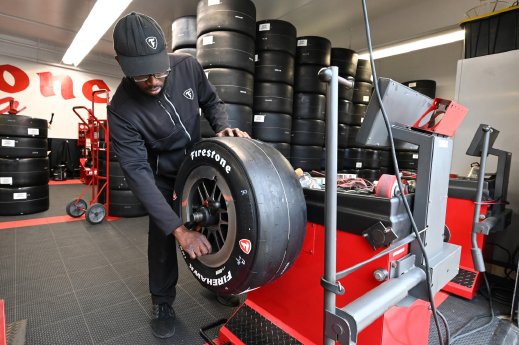 Mehr als 5.000 Firestone Firehawk Indy 500 Rennreifen wurden im Rahmen des 108. Indianapolis 500.jpg