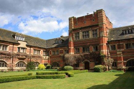St. Albans College