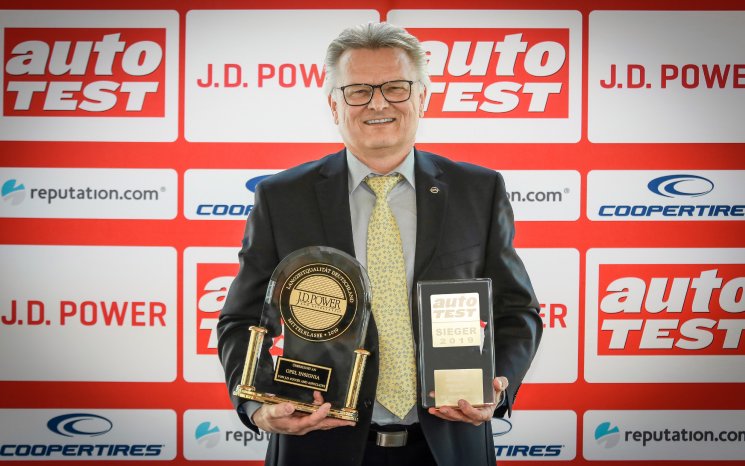Arnold-Paluch-2019-J-D-Power-Award-2019-Auto-Test-Winner-505093.jpg