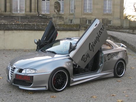 1Alfa Romeo GT Flügeltüren Giugiardi 14.JPG