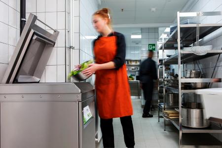 Alles in die Eingabestation Knopfdruck fertig