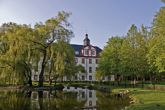 Schloss_saalfeld_schlossgartenansicht.jpg