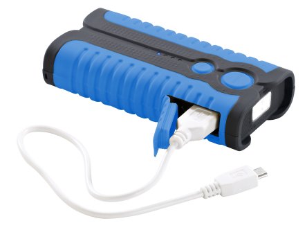 PX-4966_2_revolt_IP65_Wasserfeste_Outdoor-Powerbank_5.200_mAh_mit_LED-Lampe.jpg