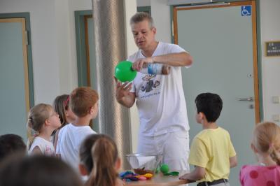 Bälle bauen mit Luftballons und Leinsamen