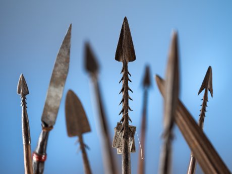 Abb 1 Speerspitzen Foto Museum Wiesbaden Dirk Übele.jpg
