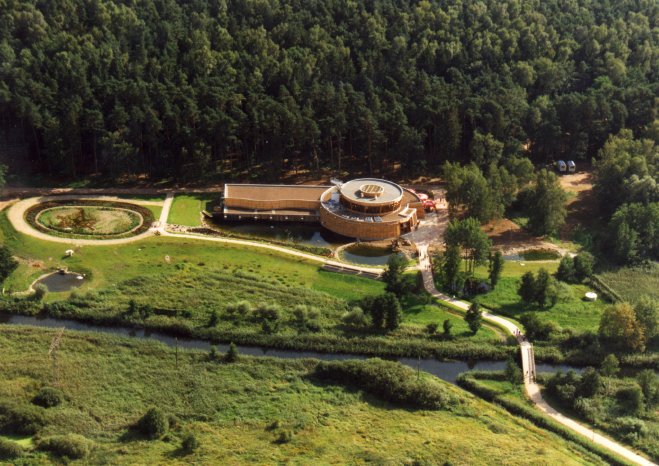 Wildpark-MV_Umweltbildungszentrum Luftbild (2001).jpg