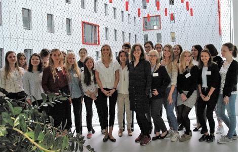 Die Veranstaltung FocusFrauen mit dem Schwerpunkt „Digitalisierung – eine kreative Herausforderung“ fand im Frankfurt Airport City, HOLM (House of Logistics and Mobility)statt / Foto/Hochschule Worms