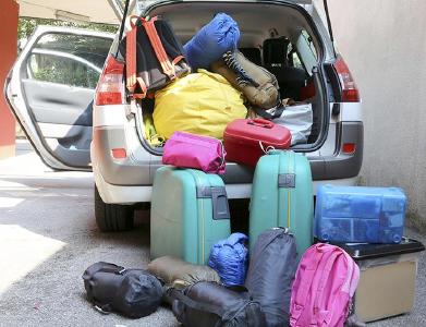 Gut verstaut und festgeschnallt - sicher unterwegs © Adobe Stock / ChiccoDodiFC
