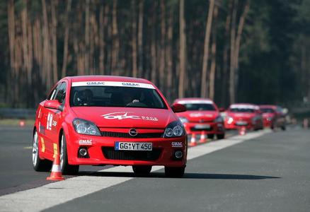Opel Rennfahrercasting "OPC Race Camp": Neue Staffel - neues Glück. Dieses Mal werden 750 Aspiranten ins Opel Testzentrum Dudenhofen zu Level 1 eingeladen