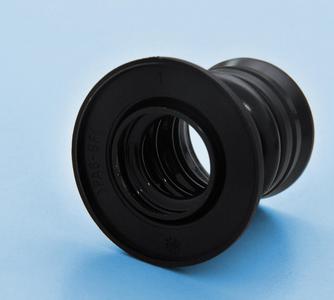 Protects the propshaft bearing from dirt and water: The propshaft boot with integrated splash protection from ContiTech