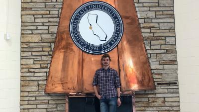 Jonas Deichelmann, Informatikstudent der Hochschule Worms und erfolgreicher Preisträger beim Start-Up Hackathon, hier an der California State University in Monterey Bay während seines Auslandssemesters / Foto/Kara Spencer