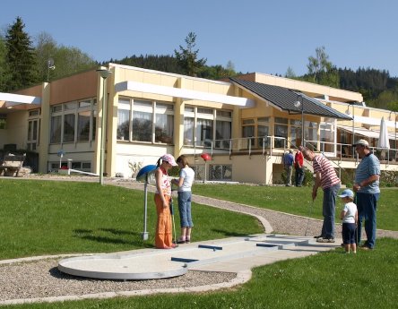 Minigolfanlage am Hotel Maierhöfen im Allgäu.jpg