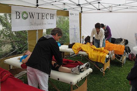 Bowtech wird in Deutschland bei Sportlern erfolgreich angewandt. Vor und nach Wettkämpfen hilft es zur Entspannung und Regeneration, bei Sportverletzungen unterstützt es den Heilungsprozess. (Bildnachweis: BOWTECH Deutschland e. V.)