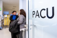 Die neu eröffnete PACU ist ein qualitativ hochwertiges Bindeglied zwischen der Operation und der Normalstation. Bildquelle: Markus Kümmerle, Städtisches Klinikum Karlsruhe