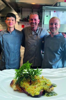 25-11 Friesenkrone Kampagne Burg Gleiberg final.jpg