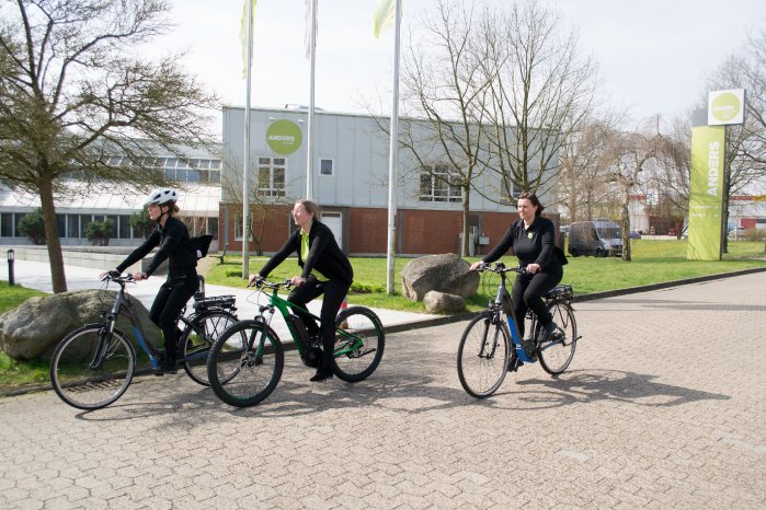 E_bike_Team.jpg