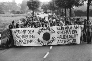 Demonstranten_Atomkraftwerk-Kalkar_Juni-1979_Fotograf-Suyk_Koen-Anefo-300x199.jpg