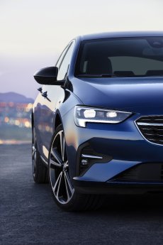 Opel-Insignia-509987.jpg