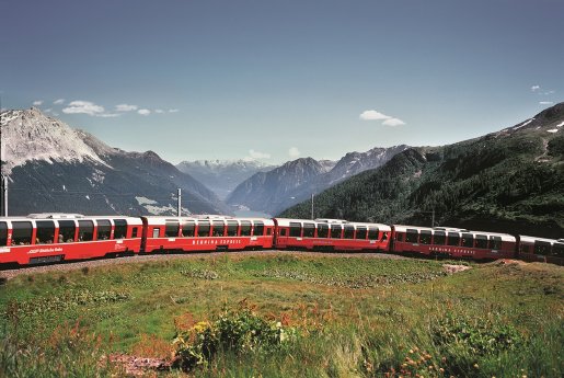 01_Bernina Express © Rhätische Bahn.jpg