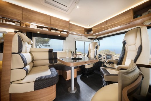 Liner Concorde Edition 35_Wohnlandschaft mit Beinfreiheit, Multifunktionstisch, eleganter l.jpg