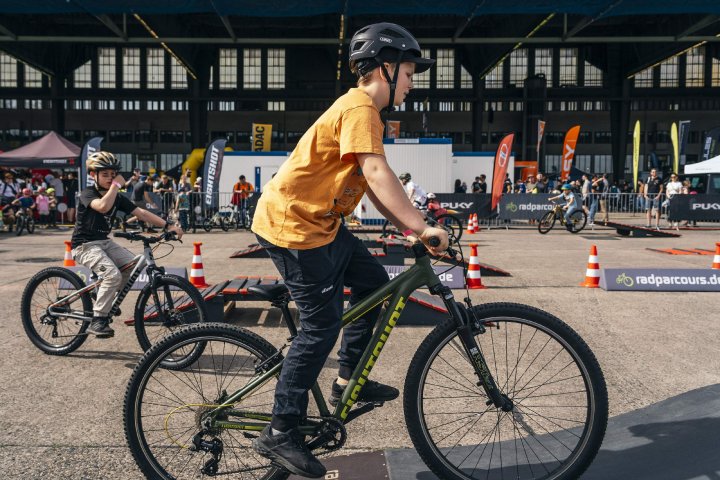 Von Fahrradabenteuer bis Zukunft des Radverkehrs: VELOBerlin präsentiert inspirierendes Festivalprogramm
