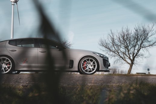 Kia Stinger Barracuda Inferno Silber 14.jpg